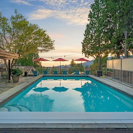 Seymour Private Bedroom, Ensuite Bathroom With Shared Pool, Hot Tub With Views Норт-Ванкувер Екстер'єр фото