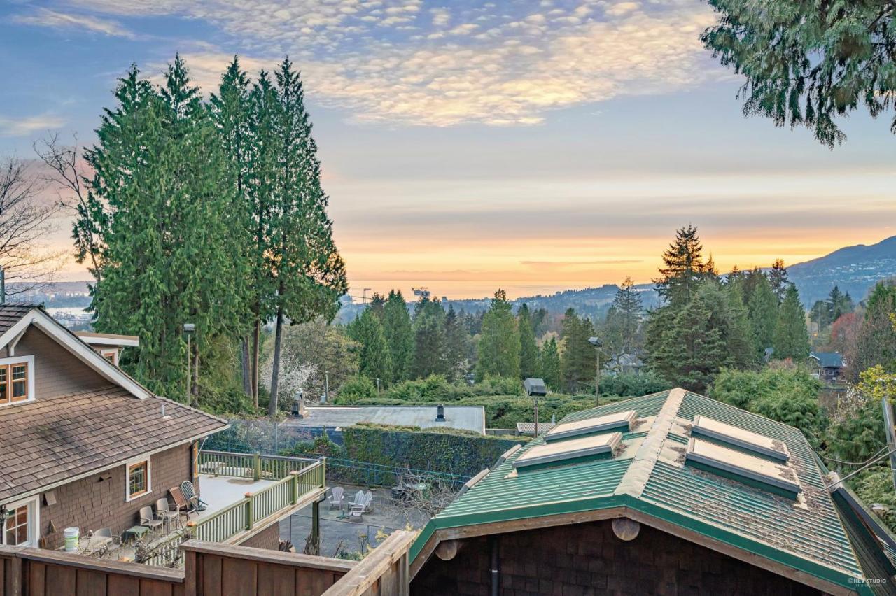 Seymour Private Bedroom, Ensuite Bathroom With Shared Pool, Hot Tub With Views Норт-Ванкувер Екстер'єр фото