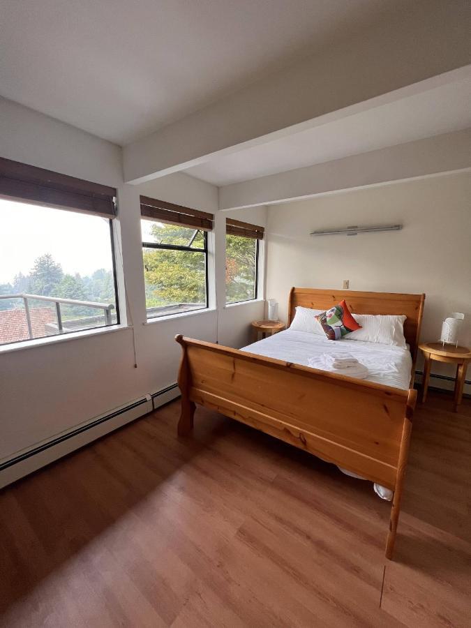 Seymour Private Bedroom, Ensuite Bathroom With Shared Pool, Hot Tub With Views Норт-Ванкувер Екстер'єр фото