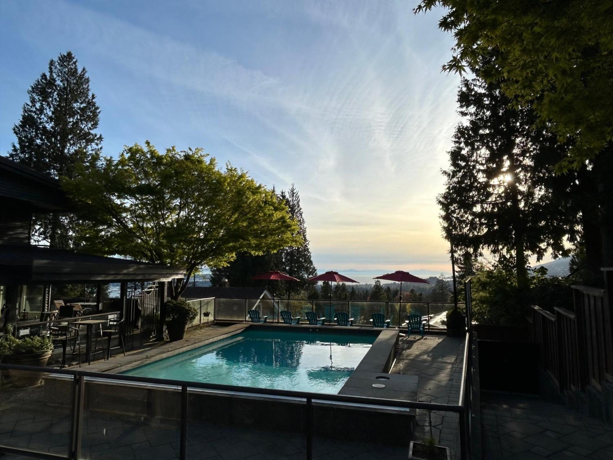 Seymour Private Bedroom, Ensuite Bathroom With Shared Pool, Hot Tub With Views Норт-Ванкувер Екстер'єр фото