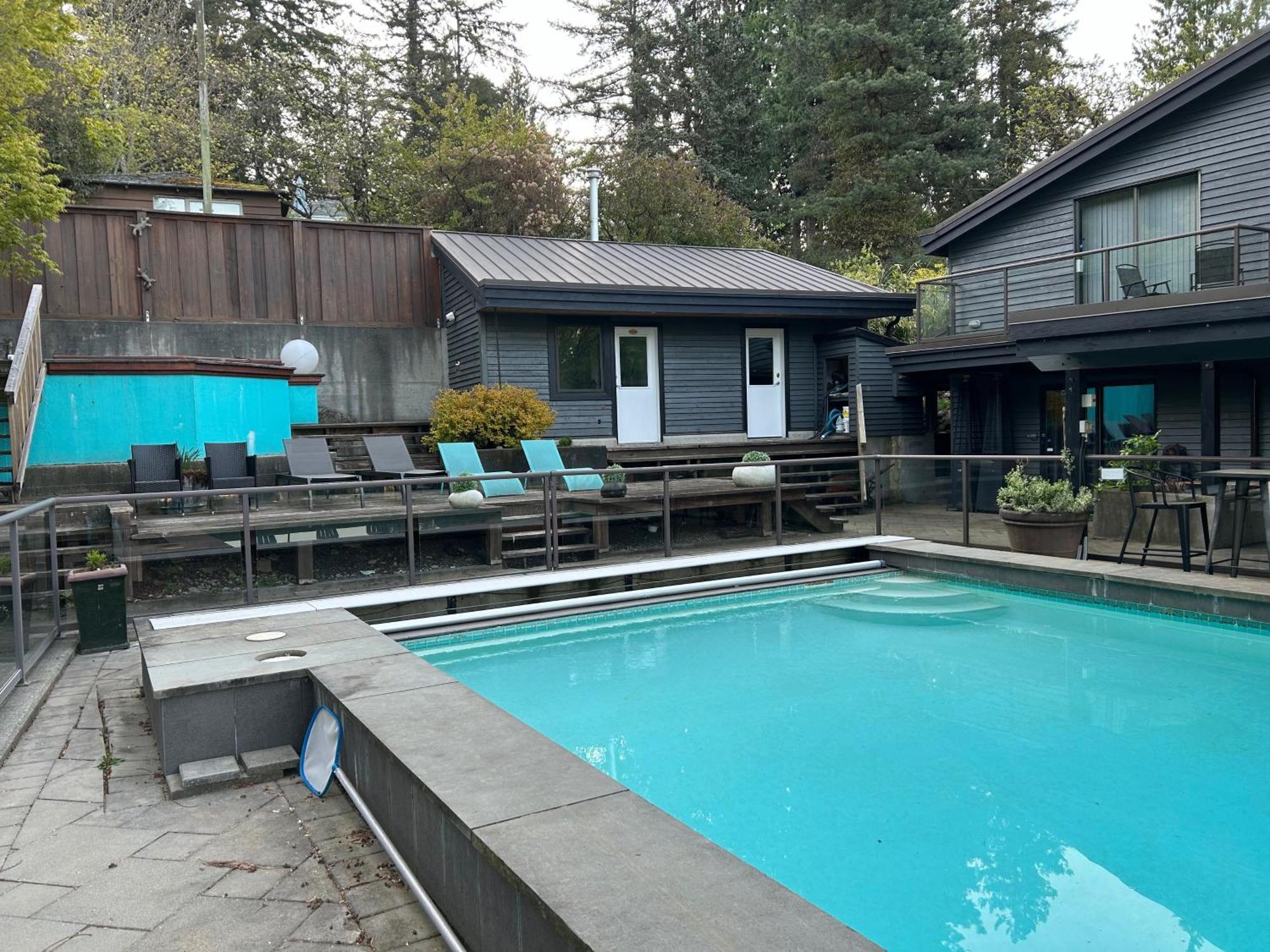 Seymour Private Bedroom, Ensuite Bathroom With Shared Pool, Hot Tub With Views Норт-Ванкувер Екстер'єр фото