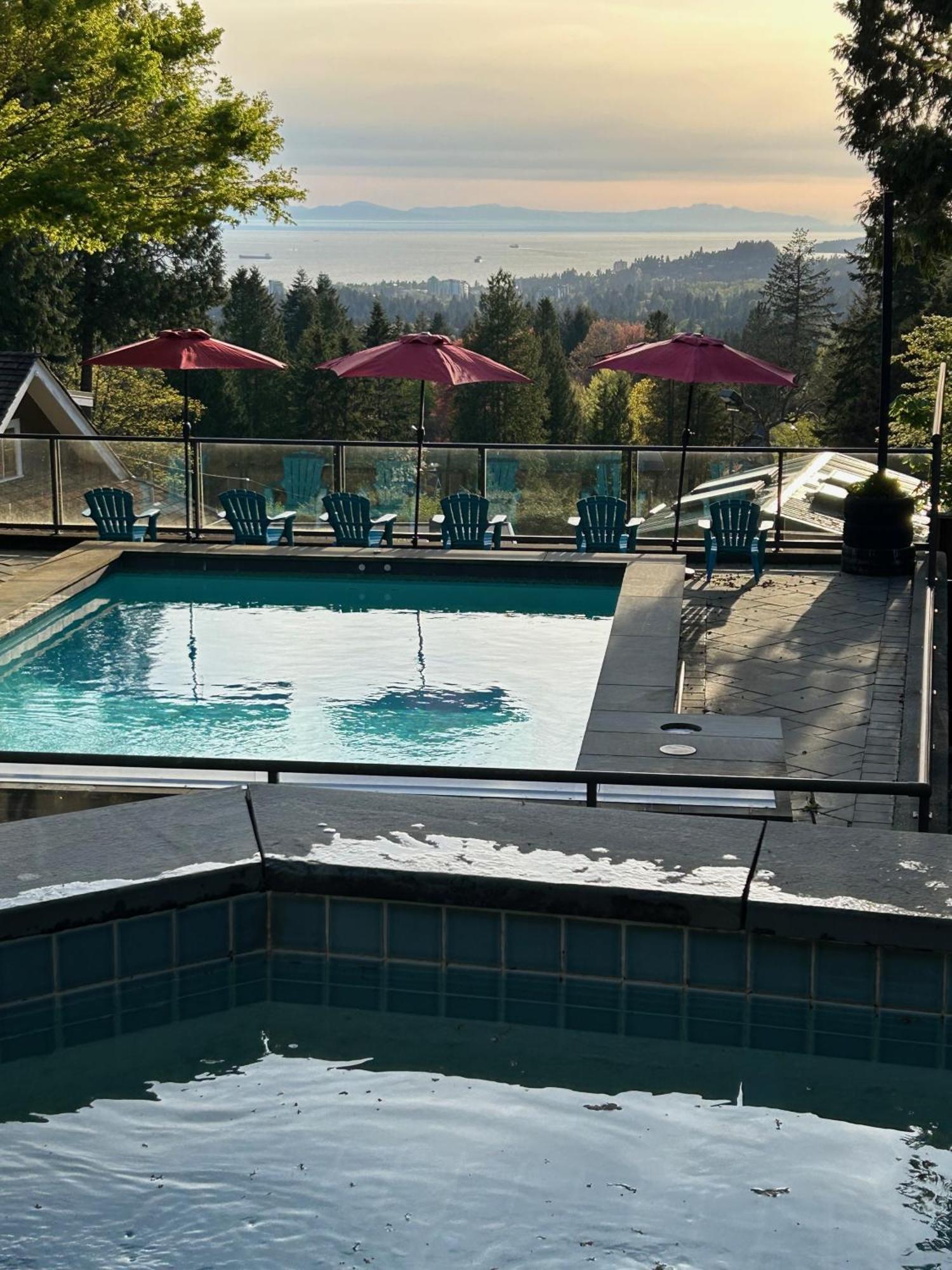 Seymour Private Bedroom, Ensuite Bathroom With Shared Pool, Hot Tub With Views Норт-Ванкувер Екстер'єр фото