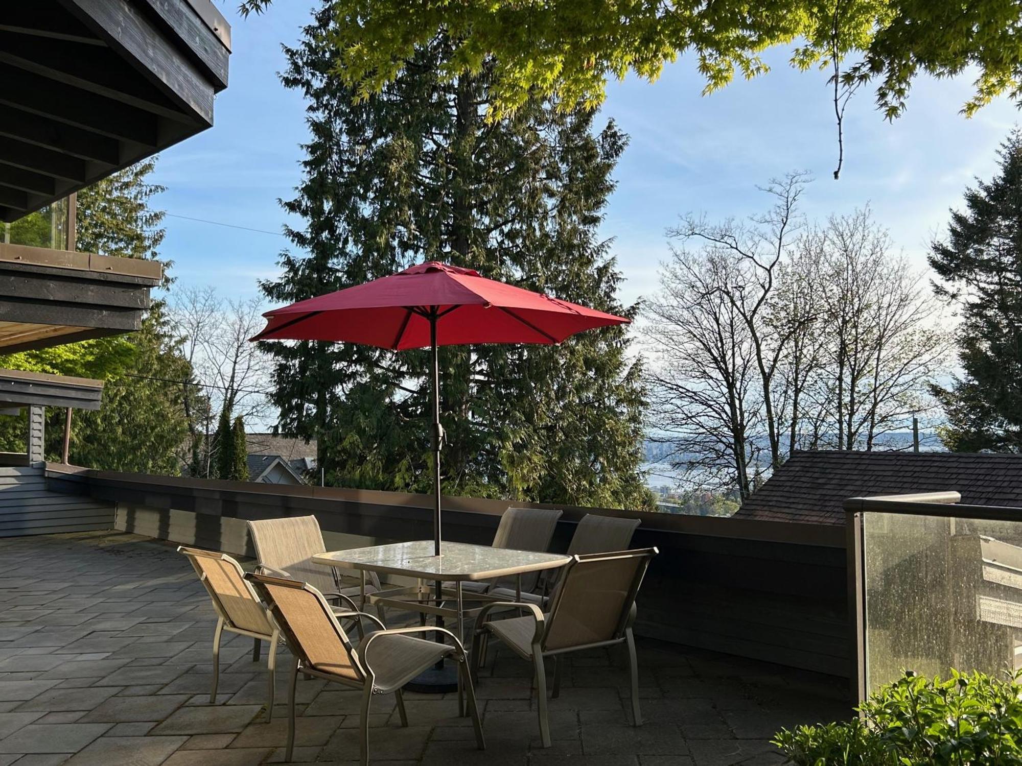 Seymour Private Bedroom, Ensuite Bathroom With Shared Pool, Hot Tub With Views Норт-Ванкувер Екстер'єр фото