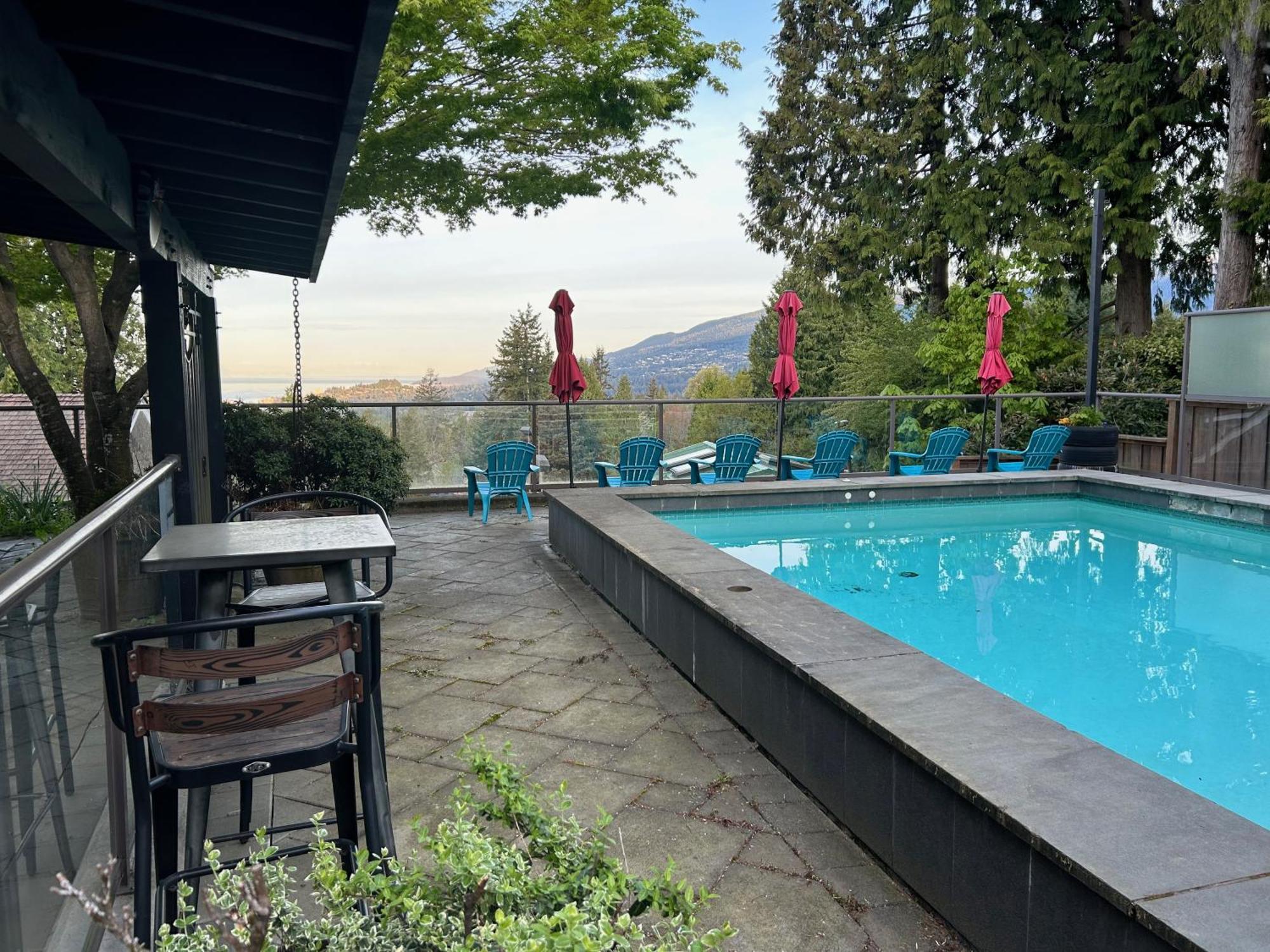 Seymour Private Bedroom, Ensuite Bathroom With Shared Pool, Hot Tub With Views Норт-Ванкувер Екстер'єр фото