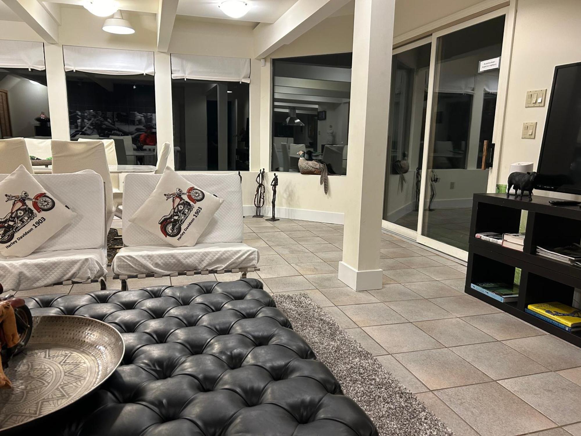 Seymour Private Bedroom, Ensuite Bathroom With Shared Pool, Hot Tub With Views Норт-Ванкувер Екстер'єр фото