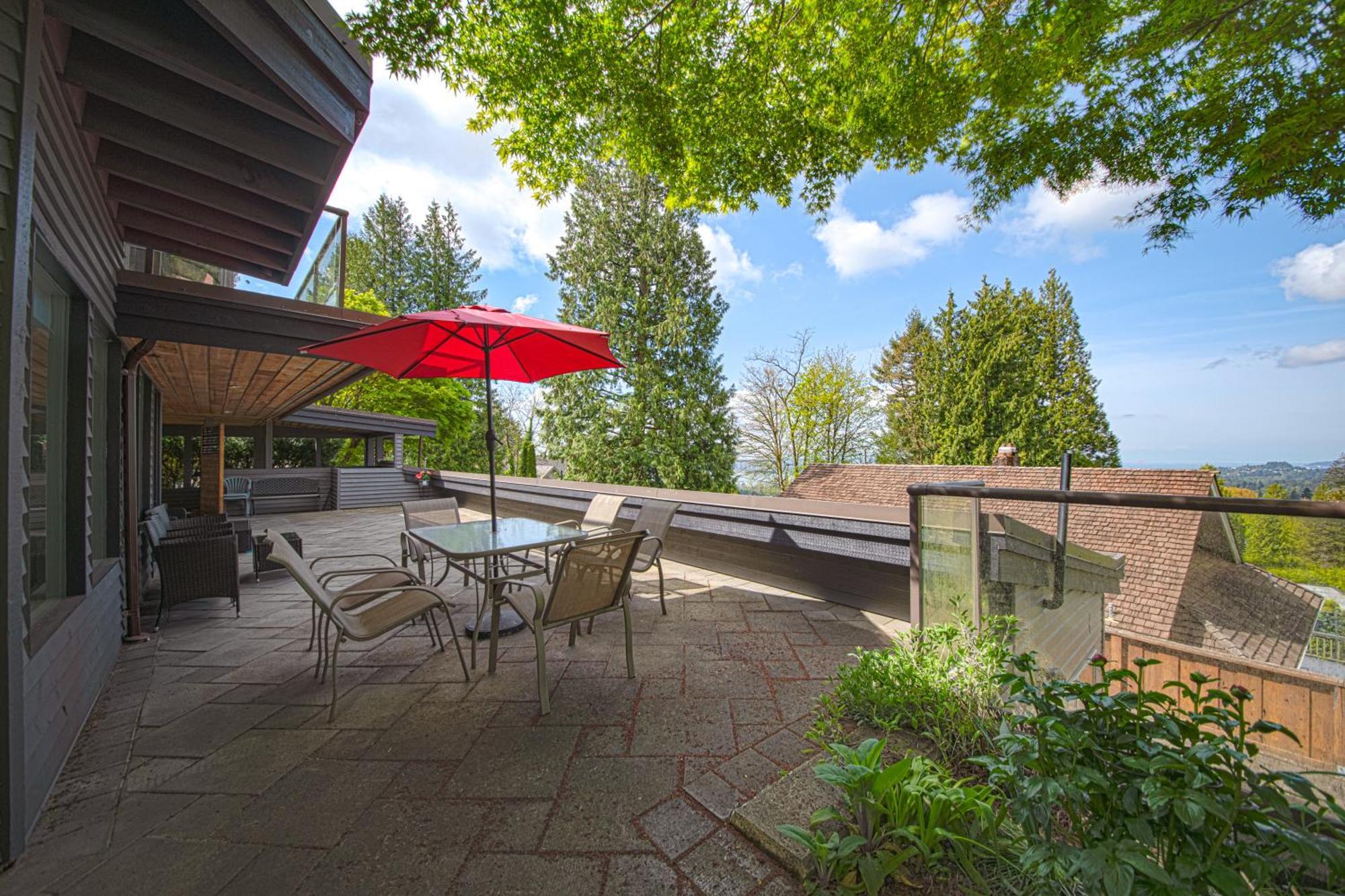 Seymour Private Bedroom, Ensuite Bathroom With Shared Pool, Hot Tub With Views Норт-Ванкувер Екстер'єр фото