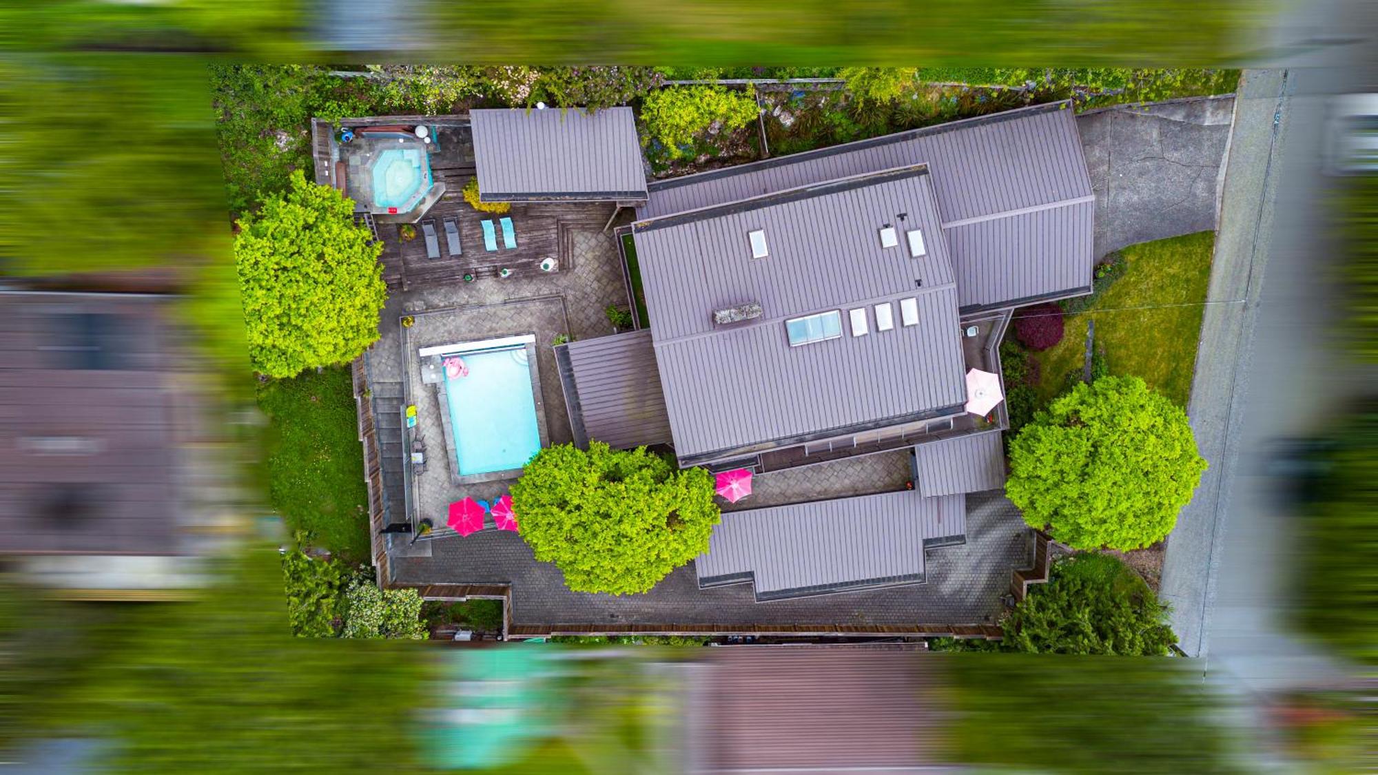 Seymour Private Bedroom, Ensuite Bathroom With Shared Pool, Hot Tub With Views Норт-Ванкувер Екстер'єр фото