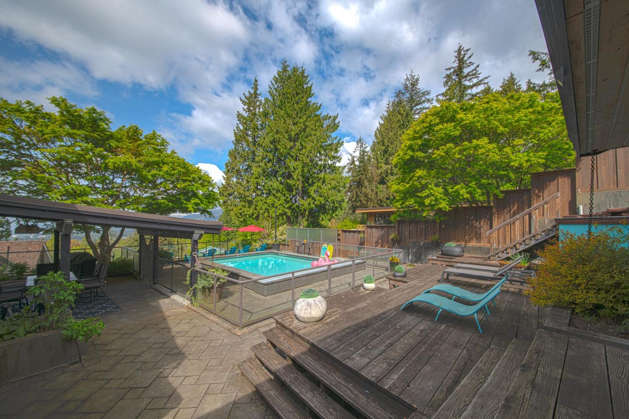 Seymour Private Bedroom, Ensuite Bathroom With Shared Pool, Hot Tub With Views Норт-Ванкувер Екстер'єр фото