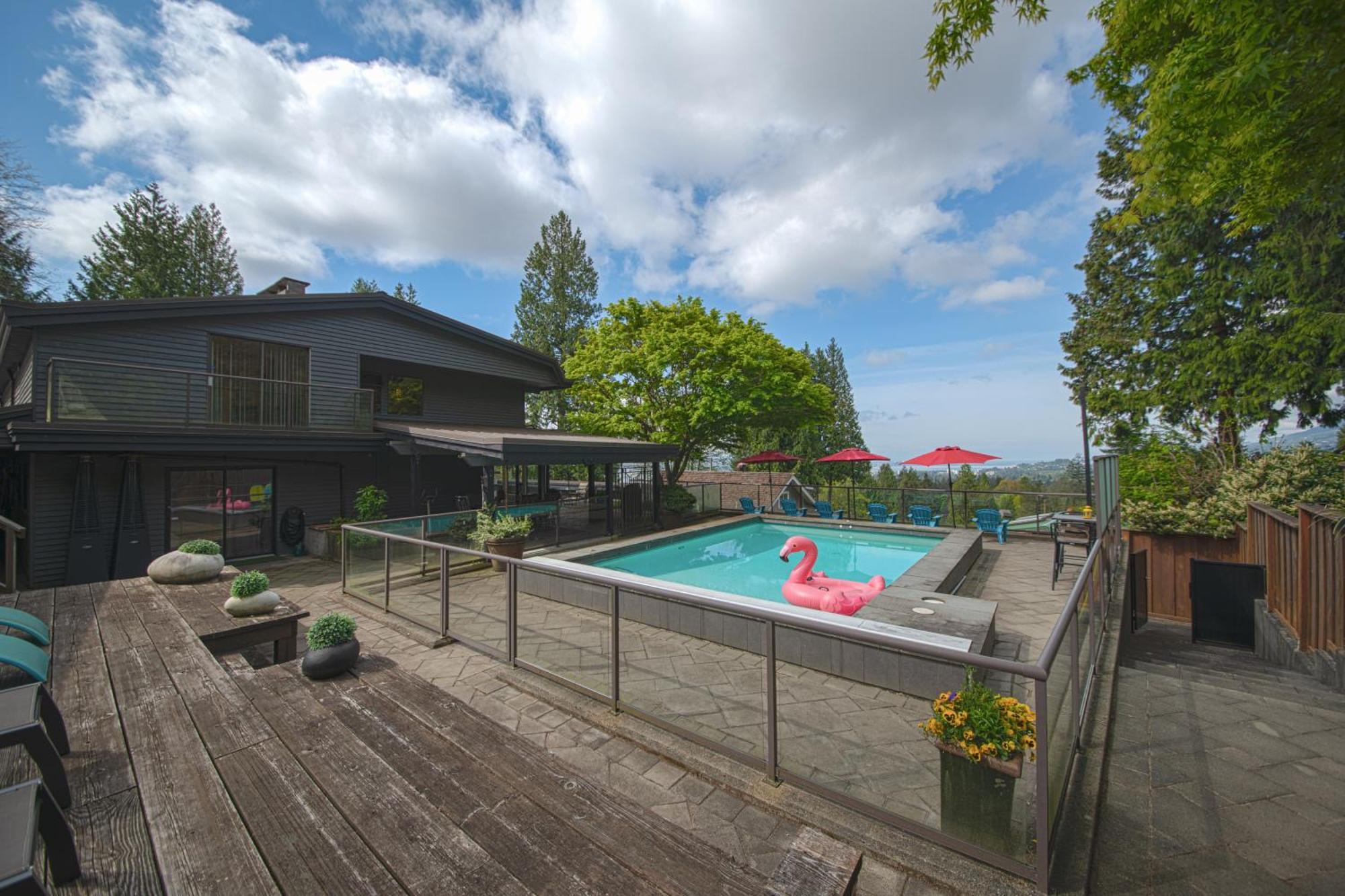 Seymour Private Bedroom, Ensuite Bathroom With Shared Pool, Hot Tub With Views Норт-Ванкувер Екстер'єр фото